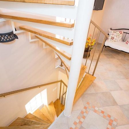 Holiday Home Smokovec Vrbnik Dış mekan fotoğraf