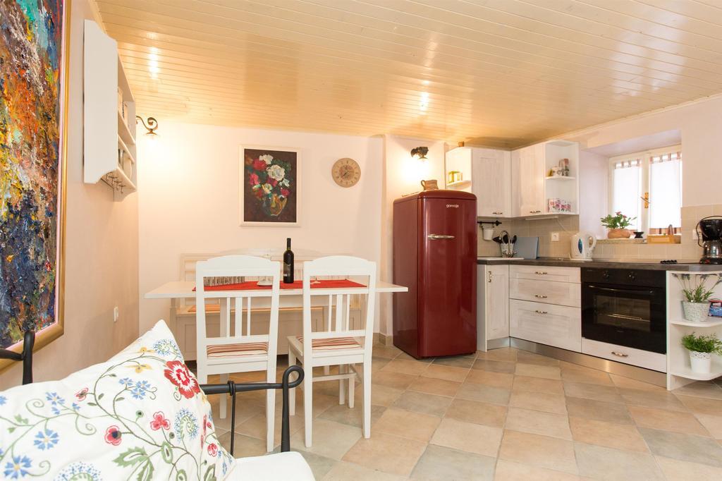 Holiday Home Smokovec Vrbnik Dış mekan fotoğraf