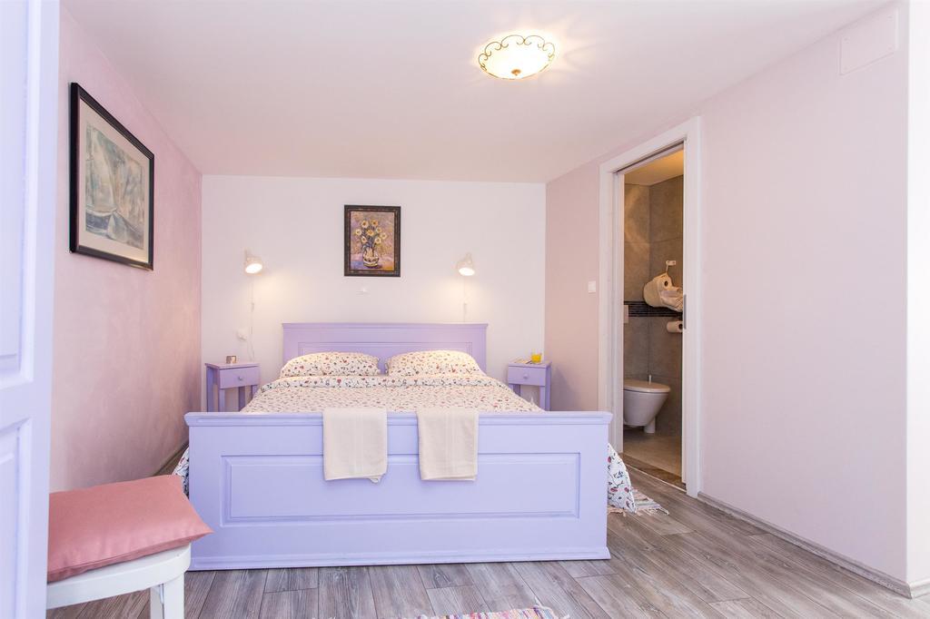 Holiday Home Smokovec Vrbnik Dış mekan fotoğraf