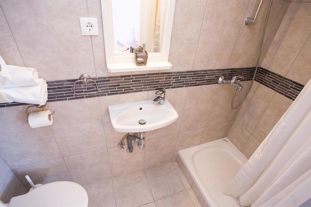 Holiday Home Smokovec Vrbnik Dış mekan fotoğraf