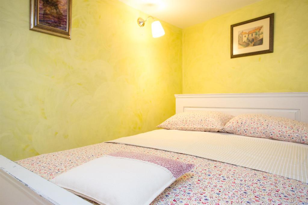 Holiday Home Smokovec Vrbnik Dış mekan fotoğraf